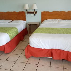 Dixie Plaza Hotel